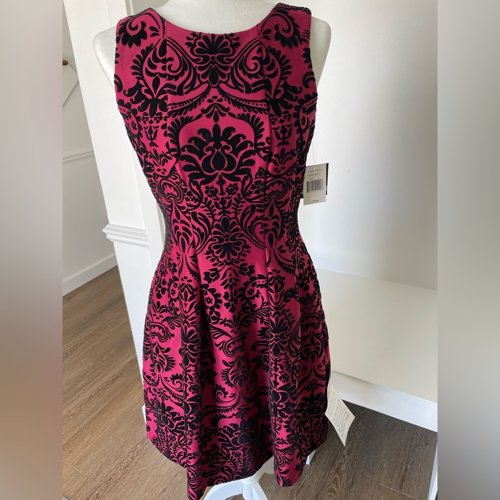 Gabby Skye NWT Merlot Red and Black Velvet Floral Knee Length  Dress Size 8